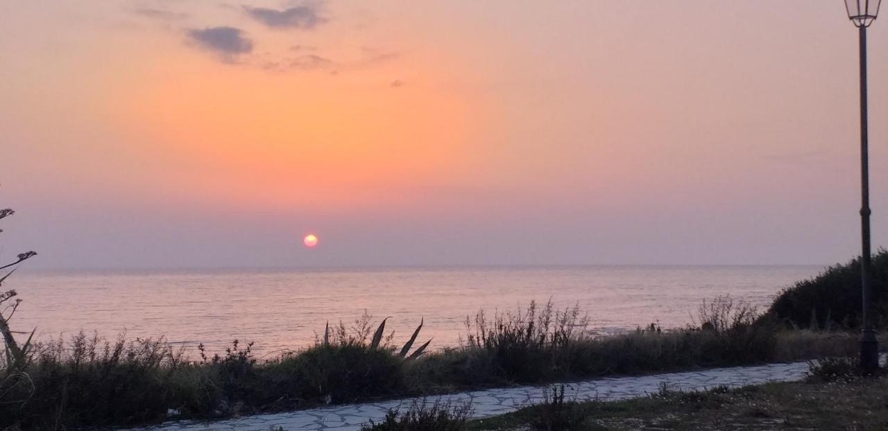 Nicol Apartmens Preveza Buitenkant foto
